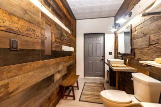 Elegant Copperhill Accommodation Perfect for Luxury Camping in Tennessee - 5