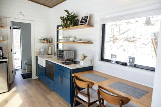 Luxurious Tiny House with Breathtaking Views and Sauna in Virginia - - 6