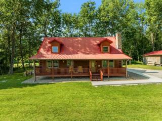 Stunning Cabin with Hot-tub, Fire Pit and Games in Stanton, Kentucky - 0