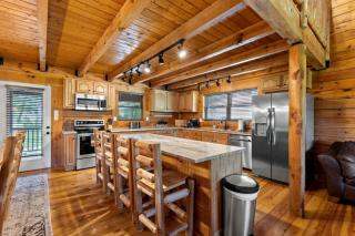 Stunning Cabin with Hot-tub, Fire Pit and Games in Stanton, Kentucky - 8