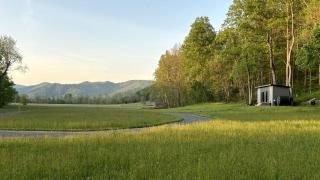 Beautiful Tiny House with Fire Pit and Gorgeous Sights in Madison, Virginia - - 3