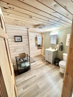 Charming Lakefront Cabin with Beach Access, Firepit & Kayaks in Burnham, Maine - Unity - 5