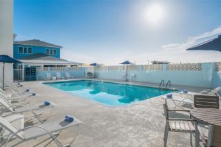 Golden Sands Carolina Beach Oceanfront, Tapestry by Hilton - 1