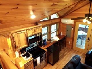 Private Romantic Cabin with Mountain Views and Covered Porch in Arkansas - 1