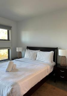 Modern Comfort in Keilor East - Keilor - 1