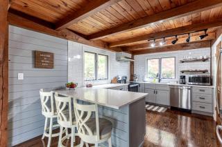 Impressive Cottage Beautifully Renovated with Sauna and Fire Pit in Virginia - - 7