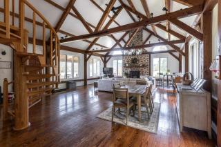 Impressive Cottage Beautifully Renovated with Sauna and Fire Pit in Virginia - - 3