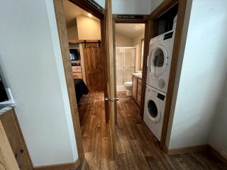 Peaceful Lakefront Tiny Cabin Nestled in the Sabine National Forest for a Romantic Escape in Hemphill, Texas - Hemphill - 8