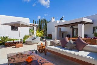 Tranquil 4 Bedroom Villa in Ibiza's Heart, 1016 - 1