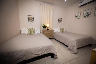 Central 2BR Apartment-10 Min Walk to Mambo Beach - 9