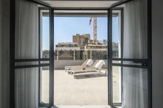 Bright & Modern 2BR Apt with Spacious Terrace 5-min from Beach by Sea N' Rent - Tel Aviv - 5