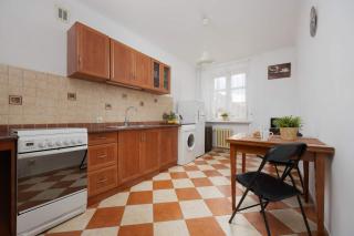Unique Two Bedroom Apartment Close to the Old Town Square by Noclegi Renters - 8