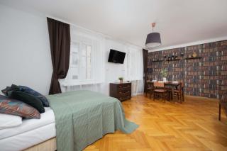 Unique Two Bedroom Apartment Close to the Old Town Square by Noclegi Renters - Varsovie - 7