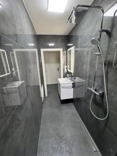 Luxury Apartment - 8