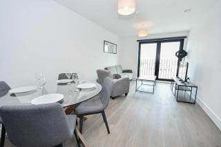 Modern & Convenient 2 Bedroom Liverpool Apartment - 4
