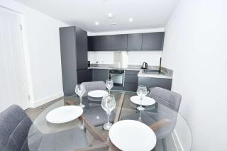 Modern & Convenient 2 Bedroom Liverpool Apartment - 7