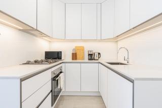 Bright Modern Studio in the Heart of JVC - 7