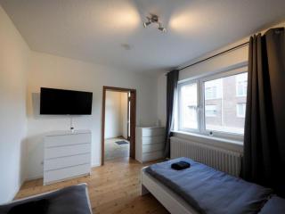 Monteurwohnung-fuer-6-Personen-mit-WLAN-Gaeste-WC-TV-Bad-Oldesloe-Naehe-Hamburg-Luebeck-OD11a - Bad Oldesloe - 9