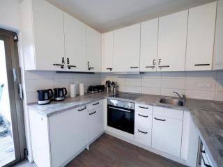 Monteurwohnung-fuer-6-Personen-mit-WLAN-Gaeste-WC-TV-Bad-Oldesloe-Naehe-Hamburg-Luebeck-OD11a - Bad Oldesloe - 2