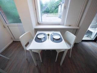 Monteurwohnung-fuer-6-Pers-mit-WLAN-Kueche-TV-Bad-Oldesloe-Naehe-Hamburg-Naehe-Luebeck - Bad Oldesloe - 4