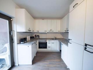 Monteurwohnung-fuer-6-Pers-mit-WLAN-Kueche-TV-Bad-Oldesloe-Naehe-Hamburg-Naehe-Luebeck - 2