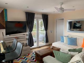LaVista Penthouse private balcony and sea views - 9
