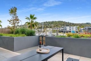 Boutique Waterfront Apartment - The Wheelhouse - Safety Beach - 9