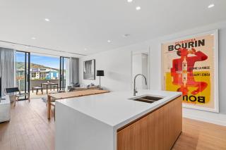 Boutique Waterfront Apartment - The Wheelhouse - 4