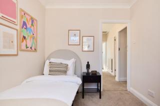 The Randall Retreat - Spacious 4BDR Home with Garden - London - 4
