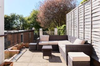 The Randall Retreat - Spacious 4BDR Home with Garden - London - 2