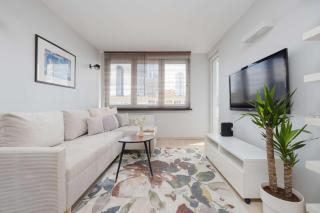 Comfortable Apartment with Balcony in the City Center of Warsaw by Noclegi Renters - Varsovie - 3