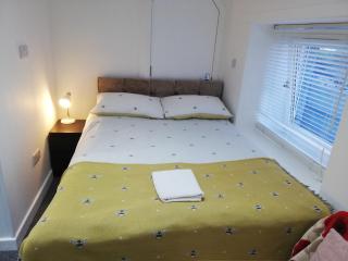 Modern High Street upper studio - Fife - 0