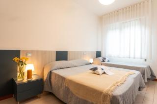 Appartamenti Casa De Lazzari - Piazza Brescia - Adria Holiday Jesolo - FAMILY APARTMENTS - 1