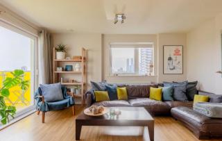 2 Bed Flat with Private Balcony by Hostroo Stays - Londra - 5