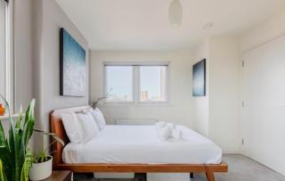 2 Bed Flat with Private Balcony by Hostroo Stays - Londra - 3
