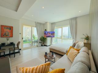 Stylish Studio Apartment with large Balcony and Sea Views, free Parking, Dubai Marina - JBR - 0