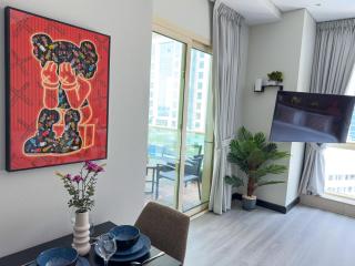 Luxury Studio Apartment with large Balcony and Sea Views, free Parking, Dubai Marina - JBR - 7
