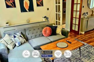 2 Large Bedroom House By Homebird Property Management Short Lets & Serviced Accommodation Leeds With Private Parking & Garden - Leeds - 0