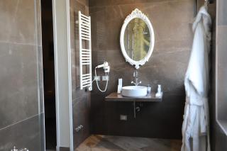 Hotel Villa Pascucci - Durrës - 9