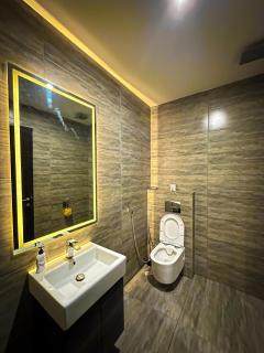 Self-Checkin 1 Bed SkyParkOne Gulberg Greens Islamabad - 9
