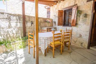 Maison Des Vignes Lofou - 2