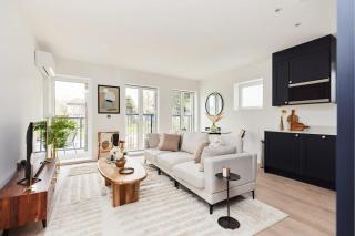 The Wembley Park Gem - Lovely 2BDR Flat with Balcony - 0