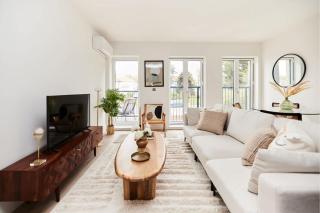 The Wembley Park Gem - Lovely 2BDR Flat with Balcony - London - 3