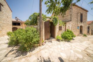 Maison Des Vignes Lofou - 6