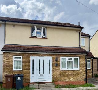 Cozy Double Room Stay - Dagenham - 2