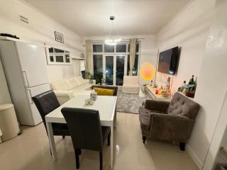 Acton Garden 2 bed flat - 0
