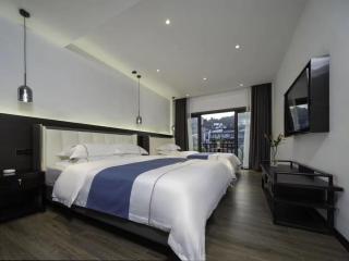 Fenghuang Ancient Town Tinglan Waterfront High-end B&B - 7