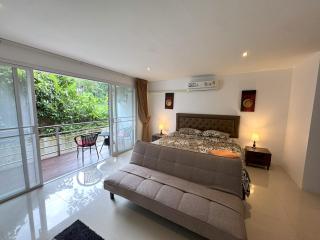 Hillside Patong studio - pool, bar, parking - 1