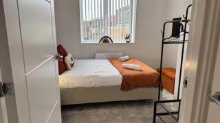 Luxury 2 Bedroom with Balcony Sleeps 4 - 2