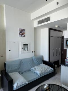 Bayz Business Bay Lux Studio with Resort Amenities - 1